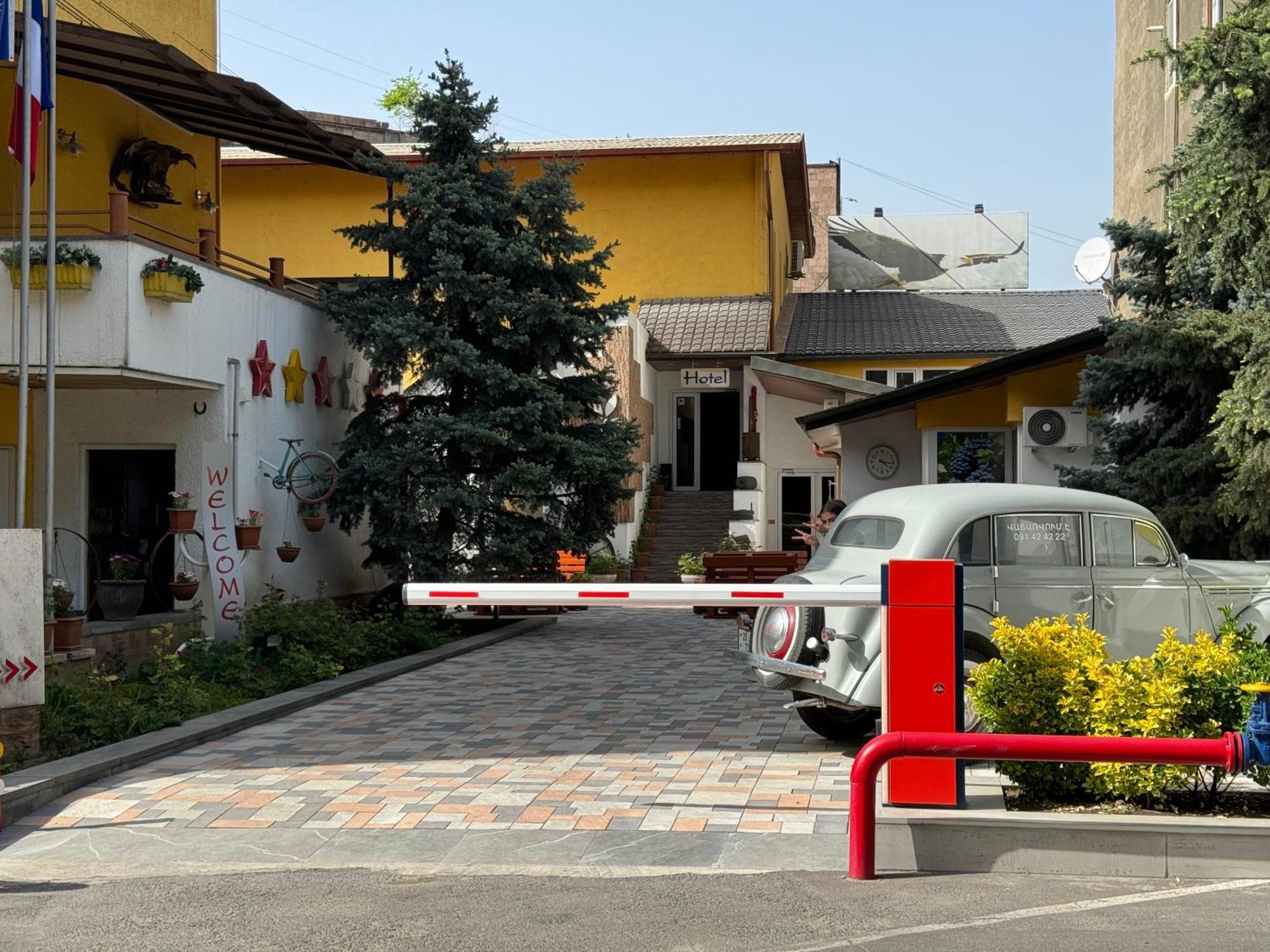 No Problem Hotel Erevan Exterior foto